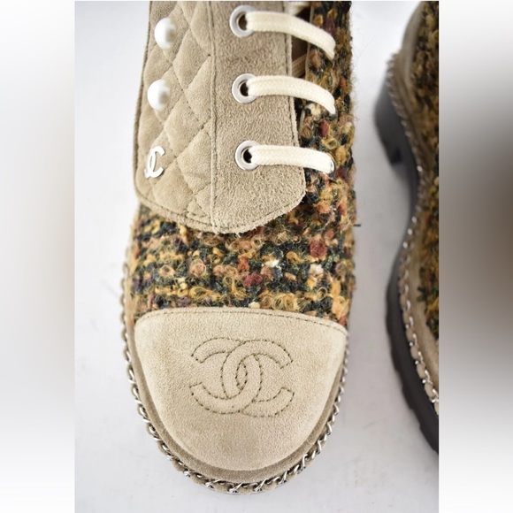 Chanel Citizen Brown Beige Green Tweed CC Chain Pearl Combat Tall Boots 39.5 - Picture 7 of 11